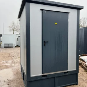 Conteneur sanitaire avec douche et réservoir d’eau